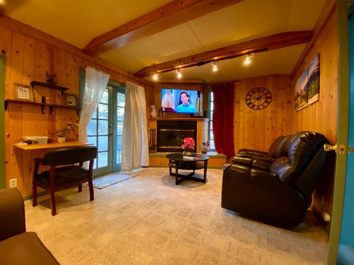 Snow Bunny Cottage, Pets Welcomed! Green Valley Lake Exterior photo